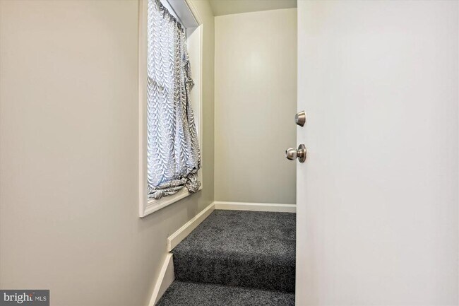 Building Photo - 1909 Aliceanna St