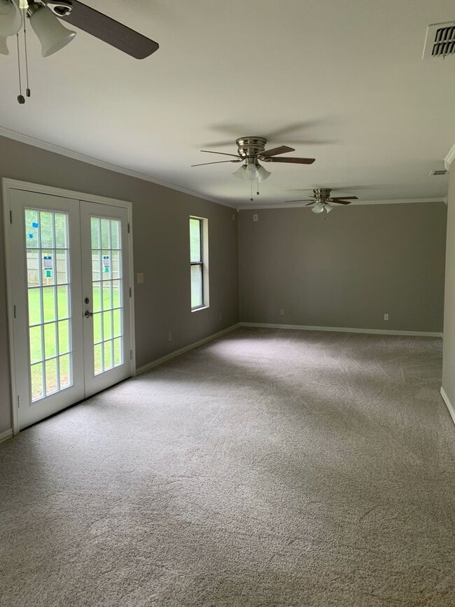 Building Photo - 4/2 Fenced Yard and Pet Friendly. SHISD