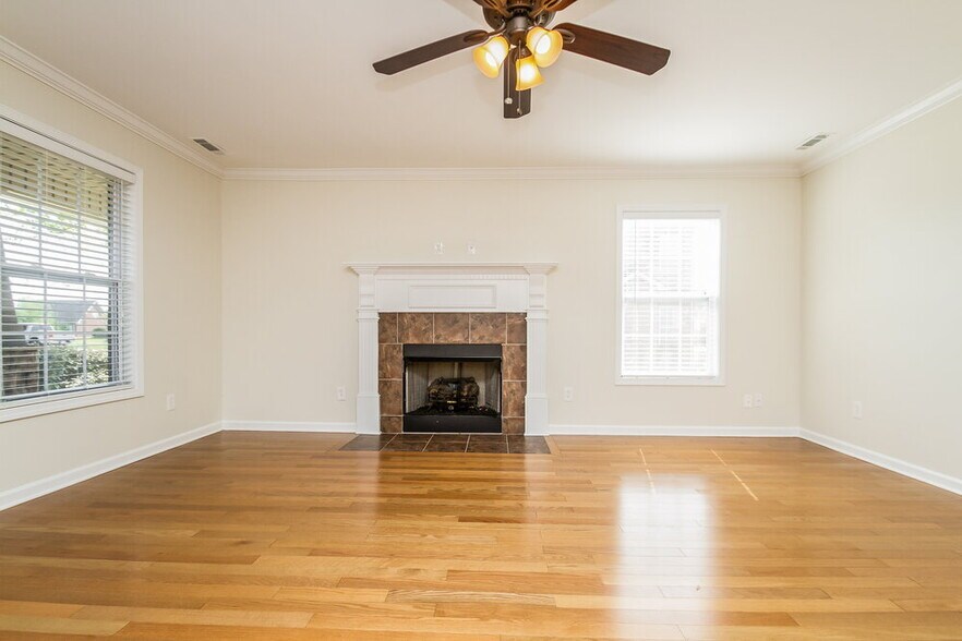 Building Photo - 3605 Jerry Anderson Dr