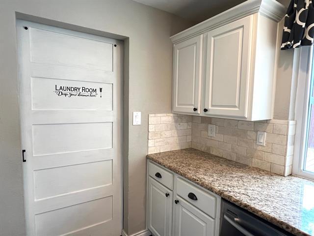 Building Photo - 1208 Crestwood Ct