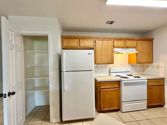 Building Photo - 2608 Seabiscuit Dr