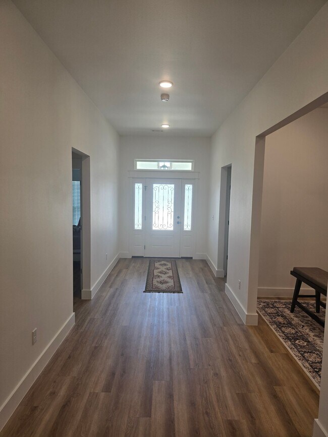 Building Photo - 2631 Elstar Ct