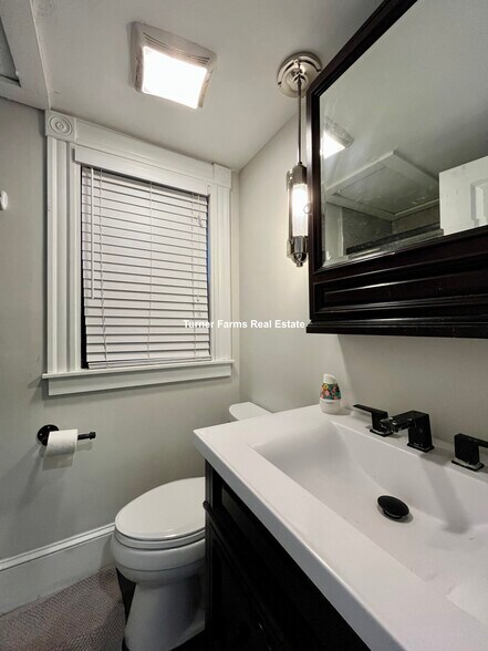 Building Photo - 1520 Tremont St