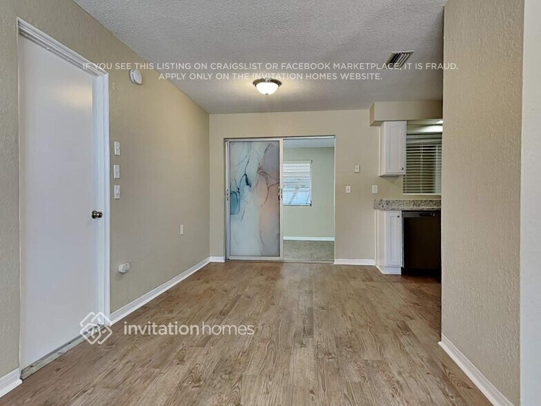 Building Photo - 1744 Bentley St
