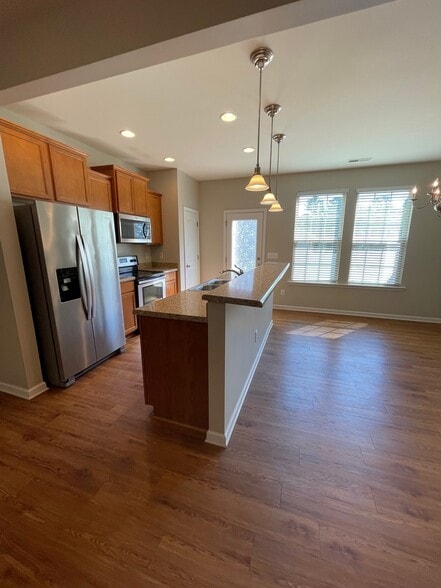 Building Photo - 112 Hawkstone Dr