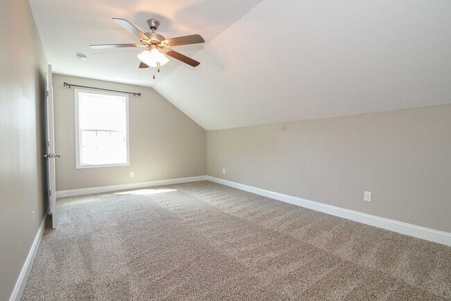 Building Photo - 209 Azalea Dr