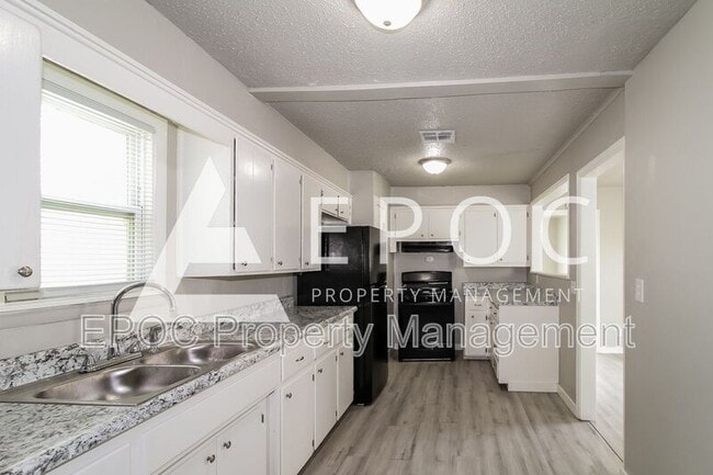 Building Photo - 317 E Jacobs Dr