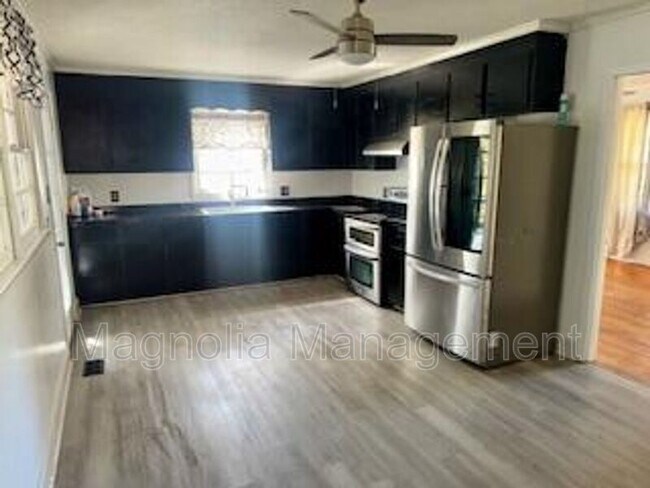 Building Photo - 471 Shepard Rd