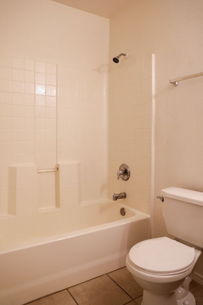 Building Photo - Nice and Spacious 4 Bedroom home Off Hwy 70 & Mesa Grande