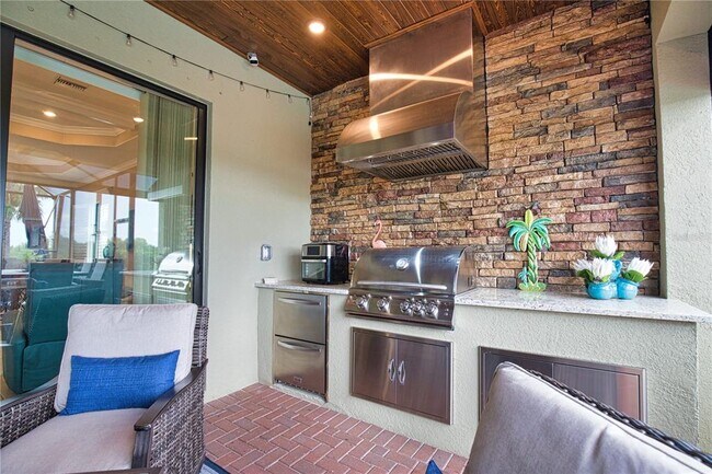 Building Photo - 25046 Spartina Dr