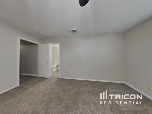 Building Photo - 8130 Ocean Meadow Dr