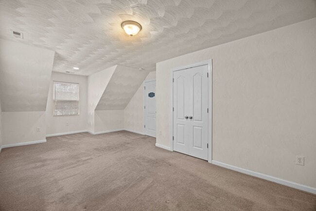 Building Photo - Beautiful Spacious Home for Rent in Norfolk!