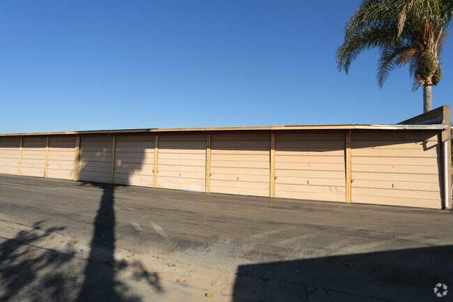 Building Photo - Rancho del Sol