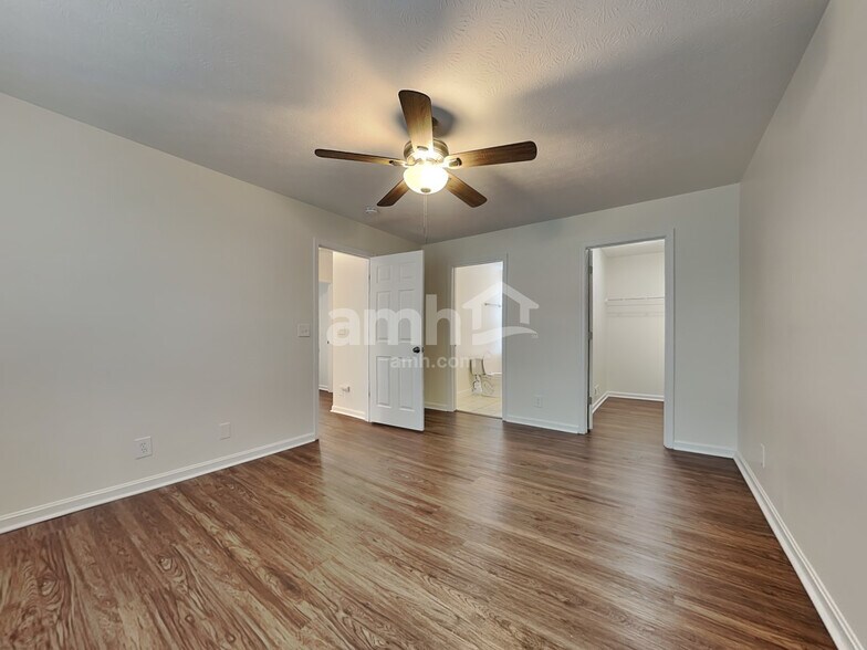 Building Photo - 5001 Open Meadow Dr