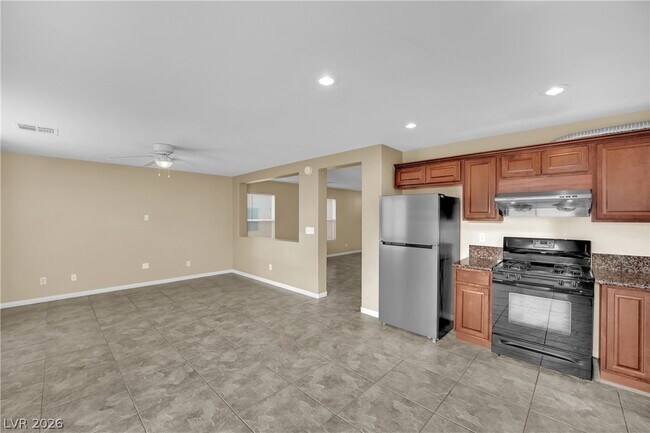 Building Photo - 9965 Lorian St
