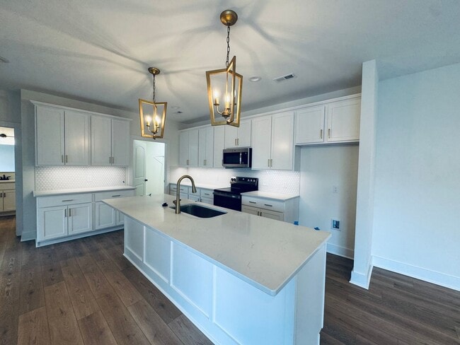 Building Photo - THE CROWN AT CORNERSTONE - EXTRA LARGE UNIT