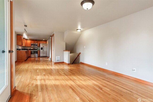 Building Photo - 3Bd/2.5Ba Seattle Townhome