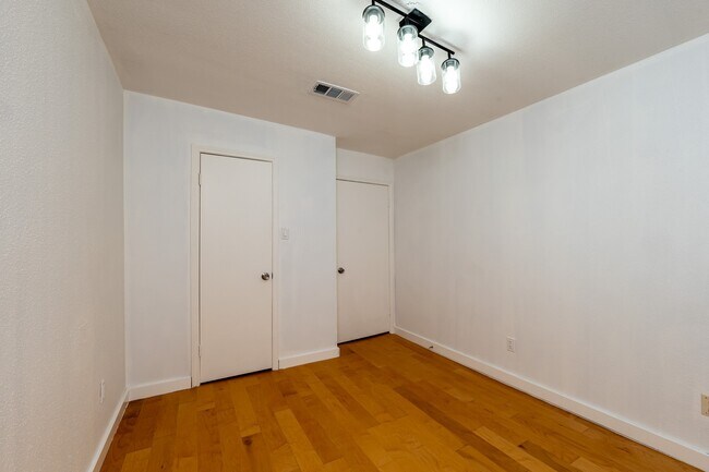 Building Photo - 8486 Ariel St