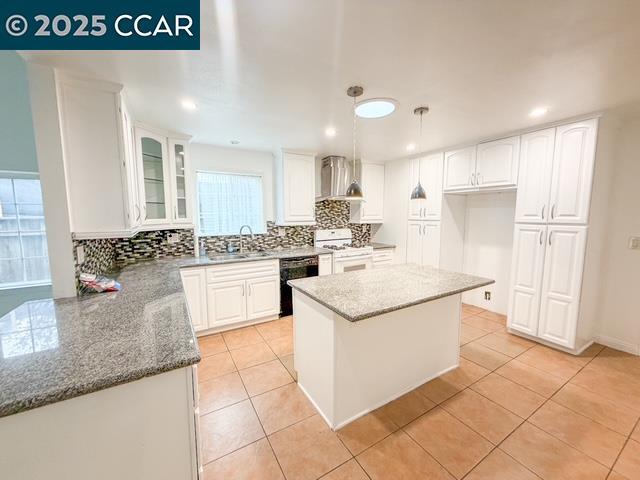 Building Photo - 530 Greenmont Dr