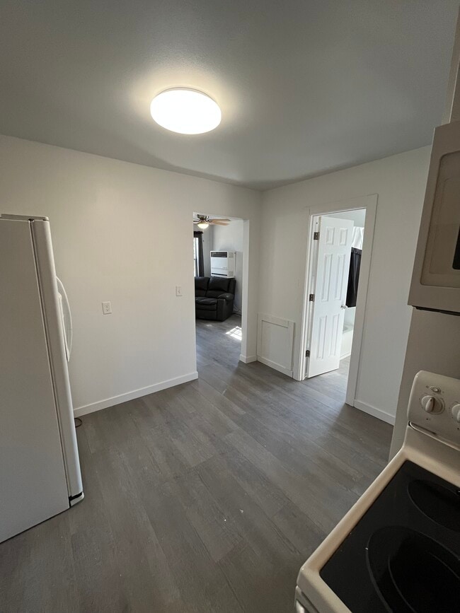 Building Photo - 614 N Absaroka St