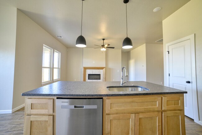 Building Photo - Brand New Home In Washington!