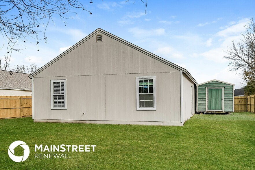 Building Photo - 1868 Sheraton Lakes Cir