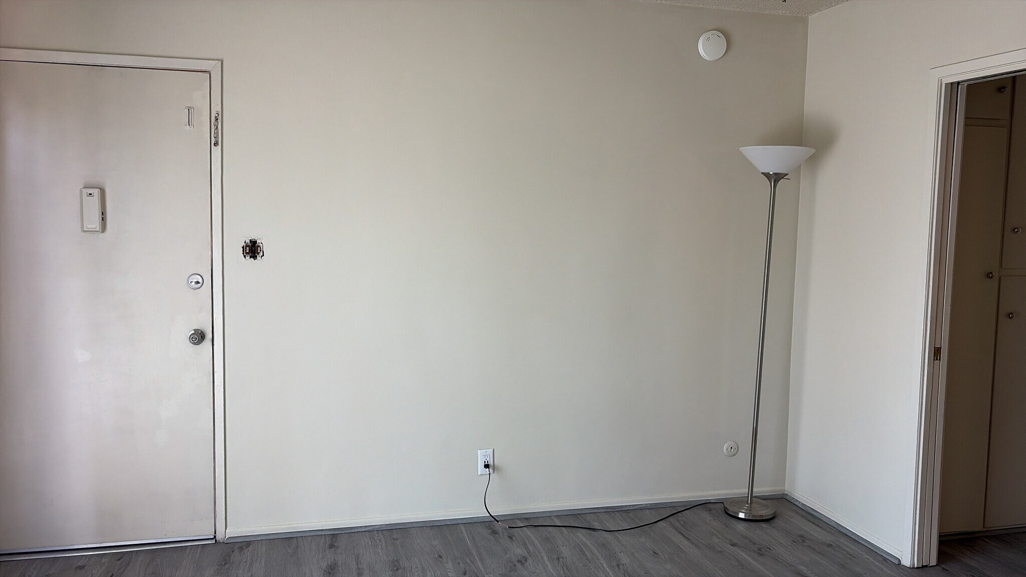 Building Photo - 1286 W 36th St