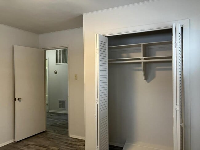 Building Photo - 2520 SW Mission Ave