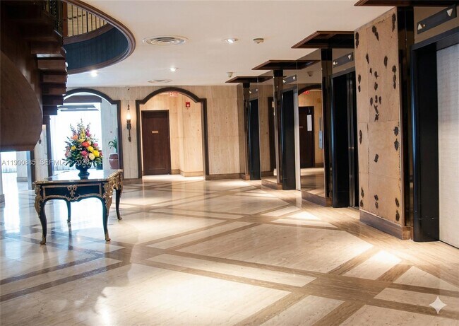 Building Photo - 6039 Collins Ave