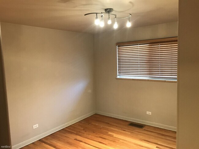 Building Photo - 1 br, 1 bath Townhome - 2805 Xavier Street