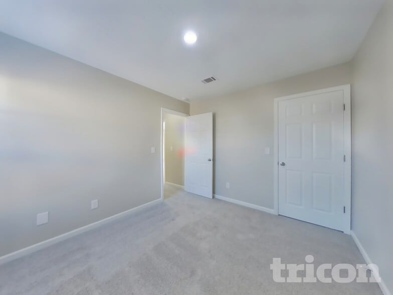 Building Photo - 3505 Flora Dr