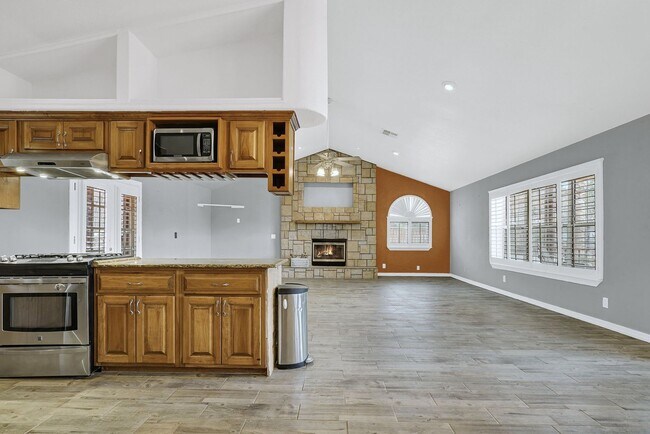 Building Photo - Upper Valley 3 Bedroom 2 Bath