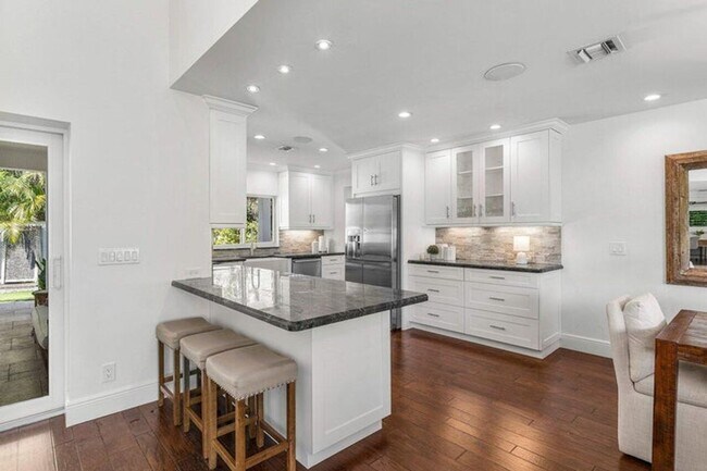 Building Photo - 6130 Ridge Ln