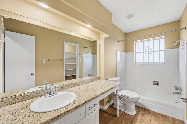 Building Photo - 4122 Regency Dr