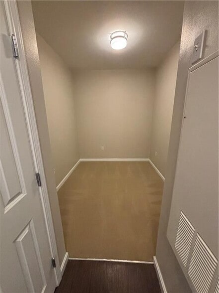 Building Photo - 1000 Providence Pl