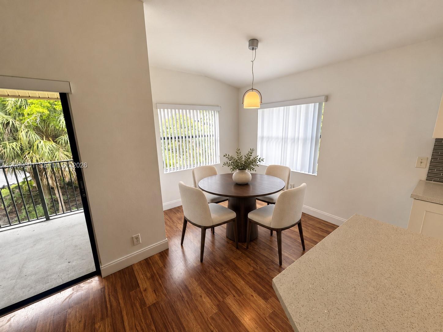 Building Photo - 9999 Summerbreeze Dr