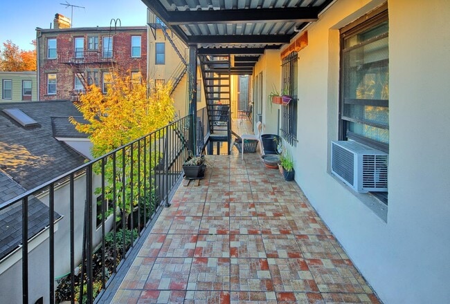 Building Photo - 205 Park Ave