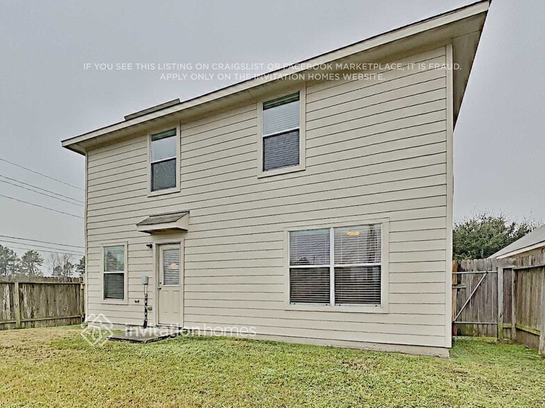 Building Photo - 12002 Jillian Crossing Dr