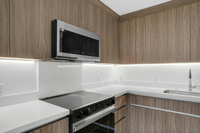 Building Photo - 1500 Rycroft St