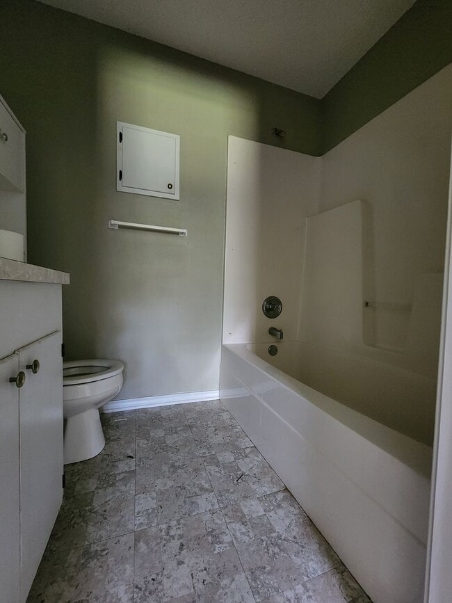 Building Photo - Recently remodeled 3 bedroom, 2 bath brick home