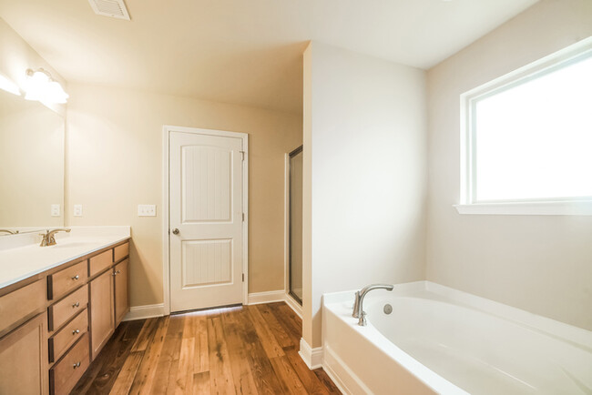 Building Photo - 12291 Anchor Way