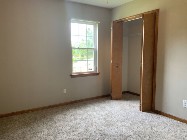 Building Photo - 3 Bedroom 2 Bath Home Located Between MCAS...