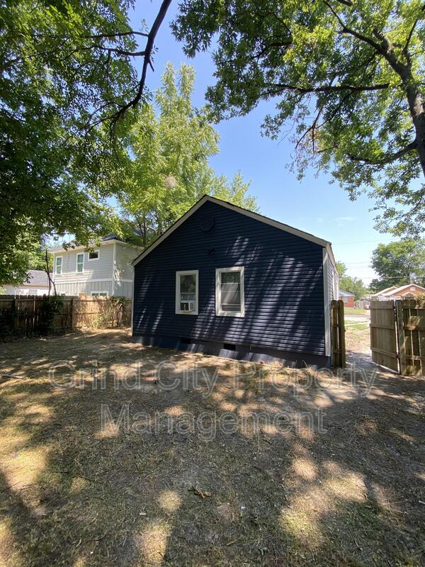Building Photo - 3067 Princeton Ave