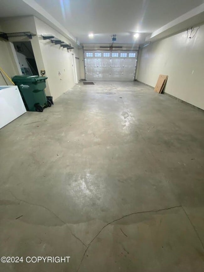 Building Photo - Stunning 3 Bed/2.5 Bath Eagle River Townho...