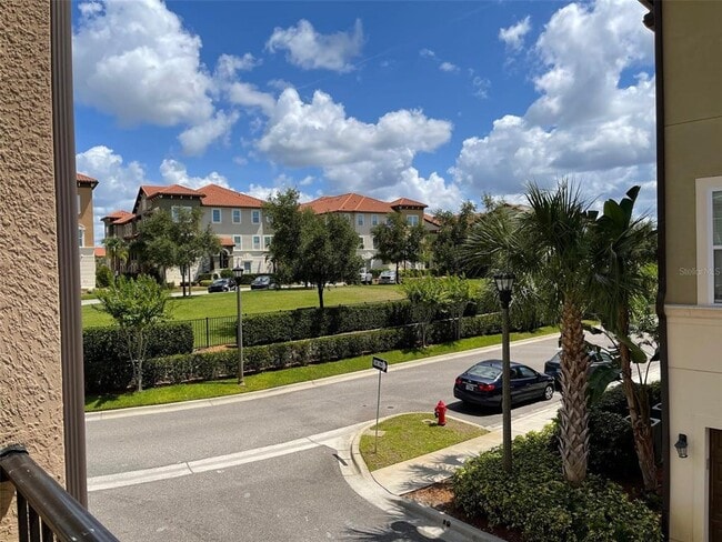 Building Photo - 1704 Lobelia Dr