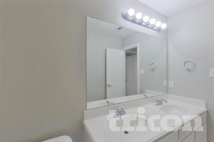 Building Photo - 107 Evening Star Cir
