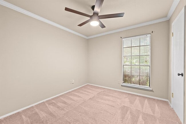 Building Photo - 6511 Lancret Hill Dr