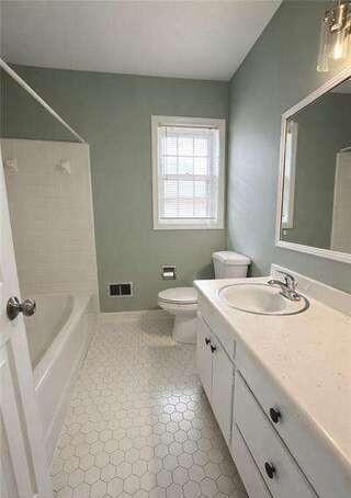 Building Photo - 4093 Hideaway Dr