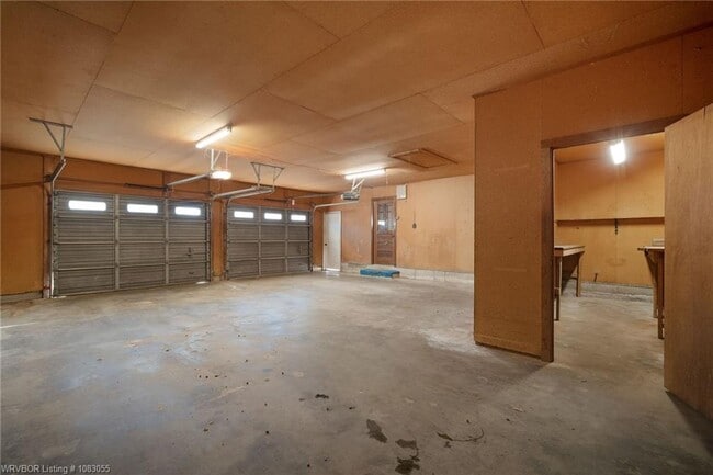Building Photo - 6014 Park Ave