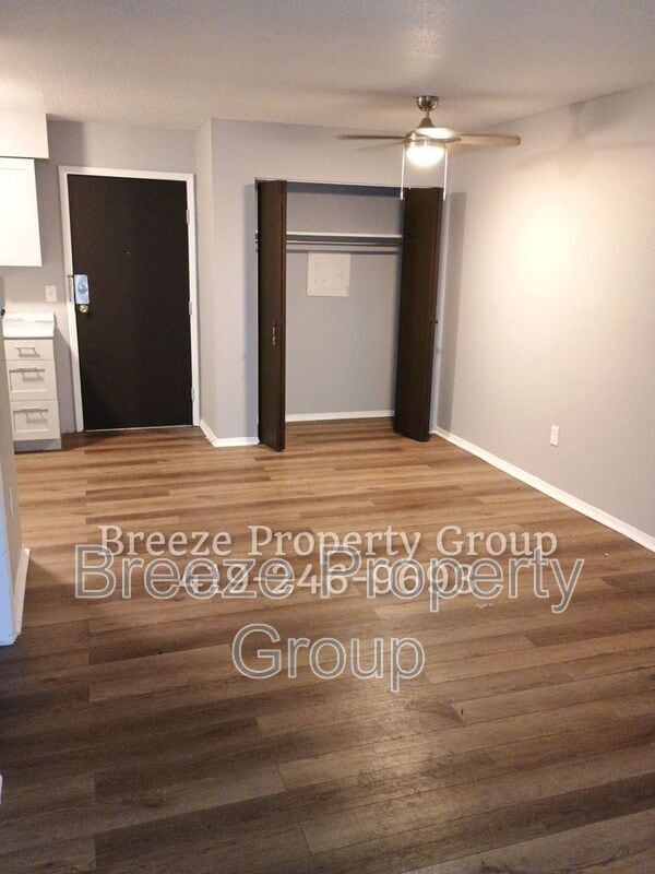 Building Photo - 4912 Douglas Rd